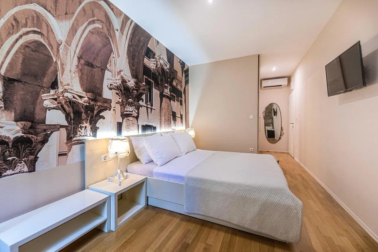 Pjaca City Rooms Split 4*,